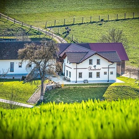 Straussenhof Halmer Oberndorf an der Melk Luaran gambar